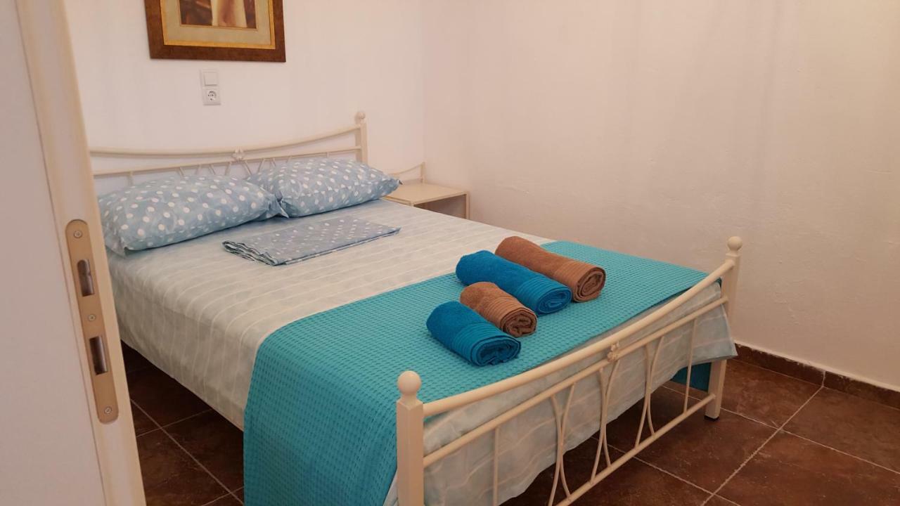 Maria Apartments Nea Karvali Exteriör bild