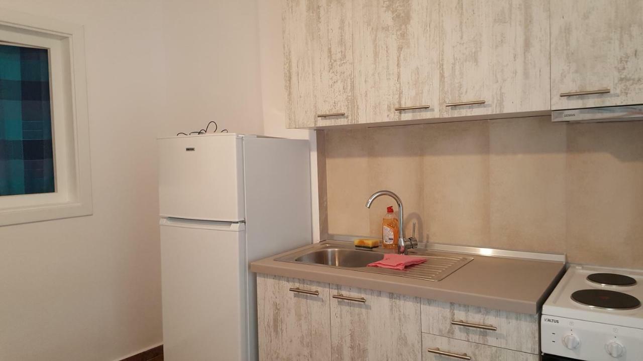 Maria Apartments Nea Karvali Exteriör bild